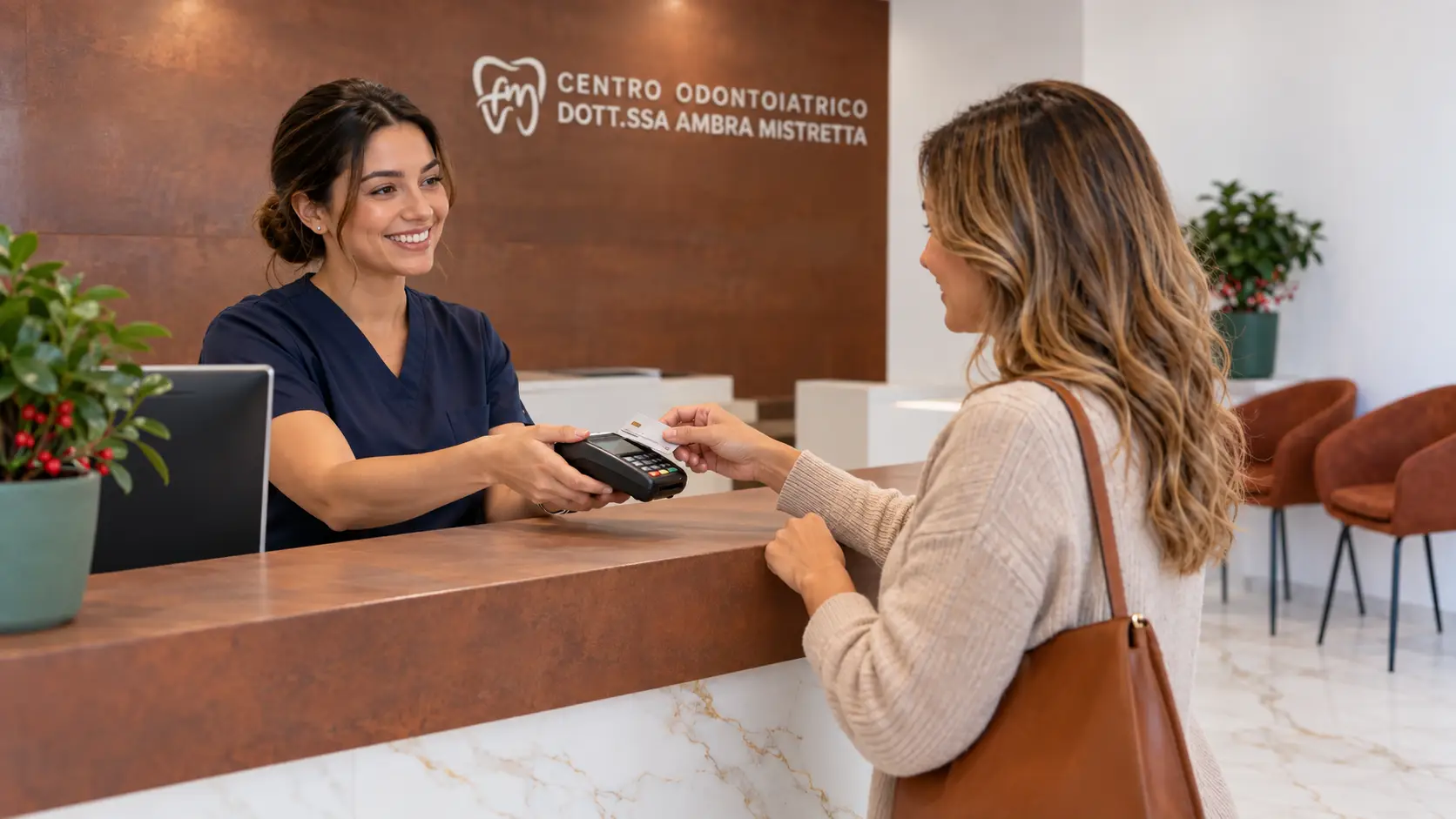 Pagamento alla reception del Centro Odontoiatrico Ambra Mistretta